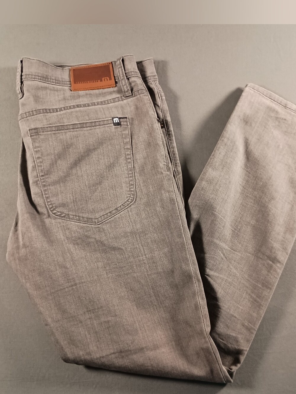 Travis Mathew Legacy Featherweight Faded Black Stretch Tapered Leg Mens 32 Jeans